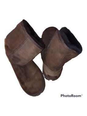 Ugg Essential Short Classic Boot